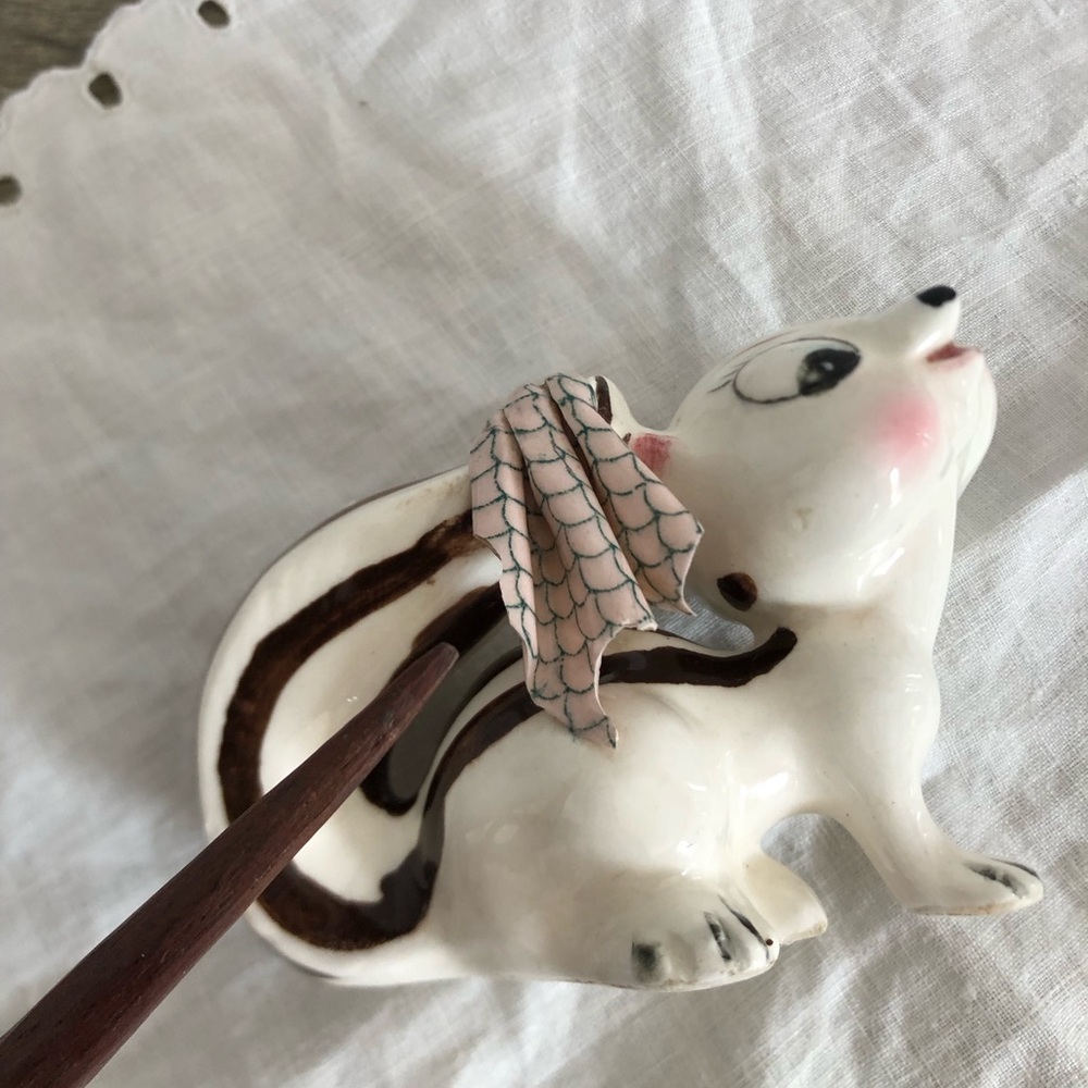 Vtg Anthropomorphic Chipmunk Figurine - Picture 13 of 15